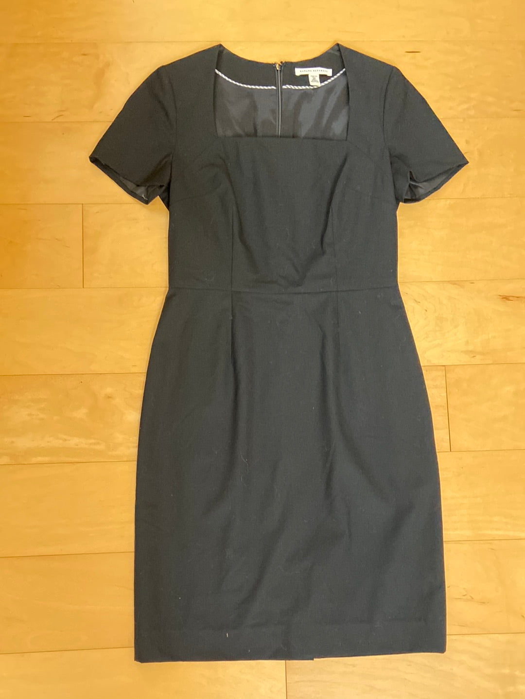 BLACK BASIC Banana Republic Size 6