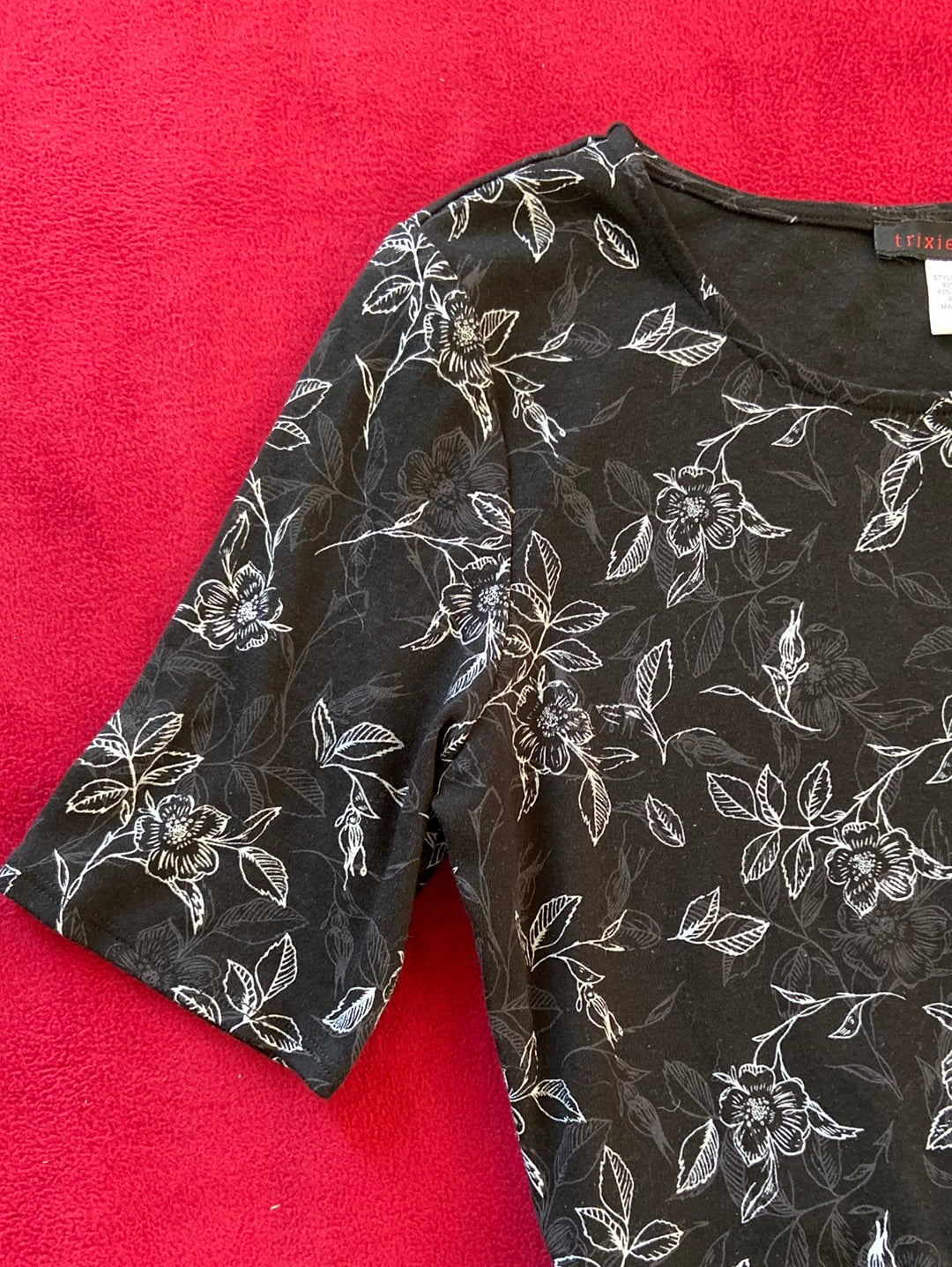 BLACK FLORAL Trixie and Lulu Dress Size M