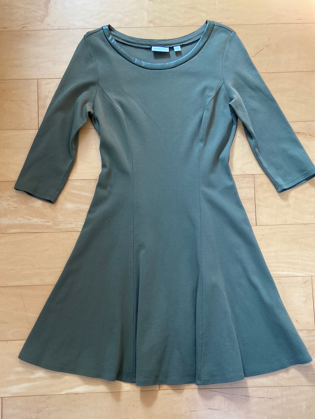 OLIVE GREEN New York and Co Size M