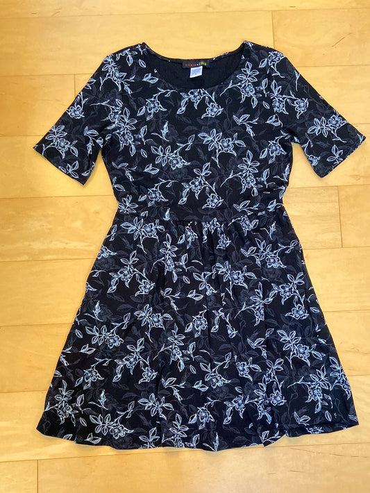 BLACK FLORAL Trixie and Lulu Dress Size M